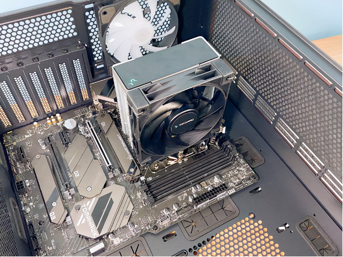 新款百元风冷是否能压制火炉CPU，九州风神冰立方400实测
