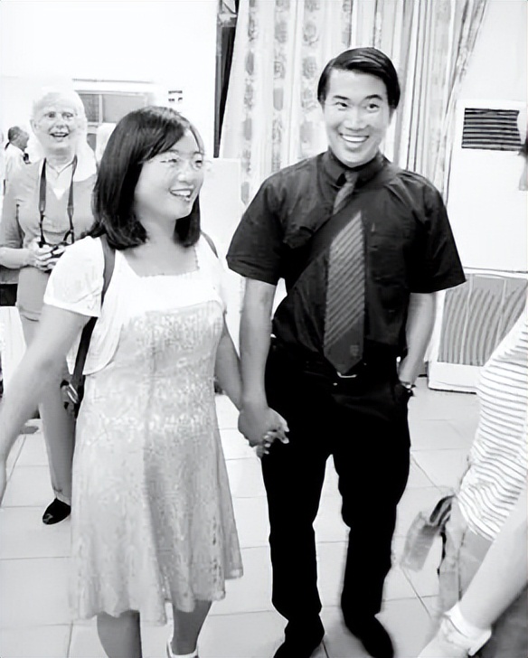 被张艺谋劝退娱圈后，转身嫁美籍华人，“谋女郎”魏敏芝怎样了？