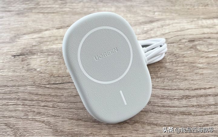 给媳妇的iPhone 13换个绿联磁吸无线充车载手机支架来体验看看