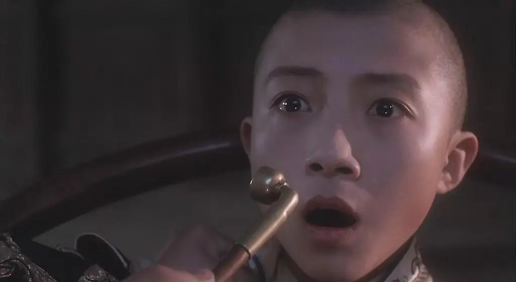 还记得《霸王别姬》的小豆子吗？一个要出家一个被张国荣改变命运