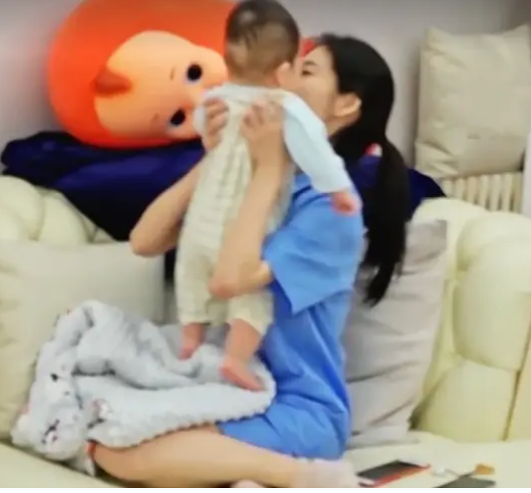 张碧晨太惨了，偷偷给顶流生孩子，没名没份还被网暴