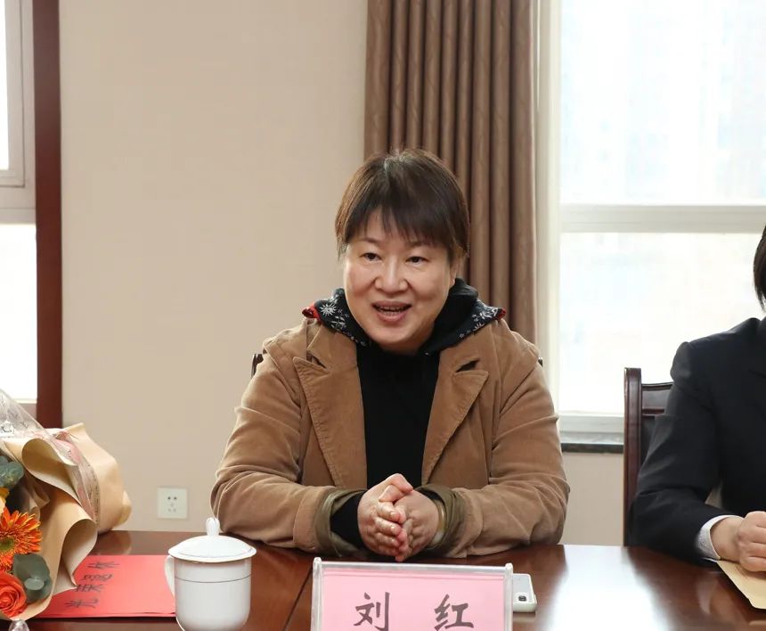 “光辉岁月 检察有你”--张店区检察院举行干部光荣退休欢送会