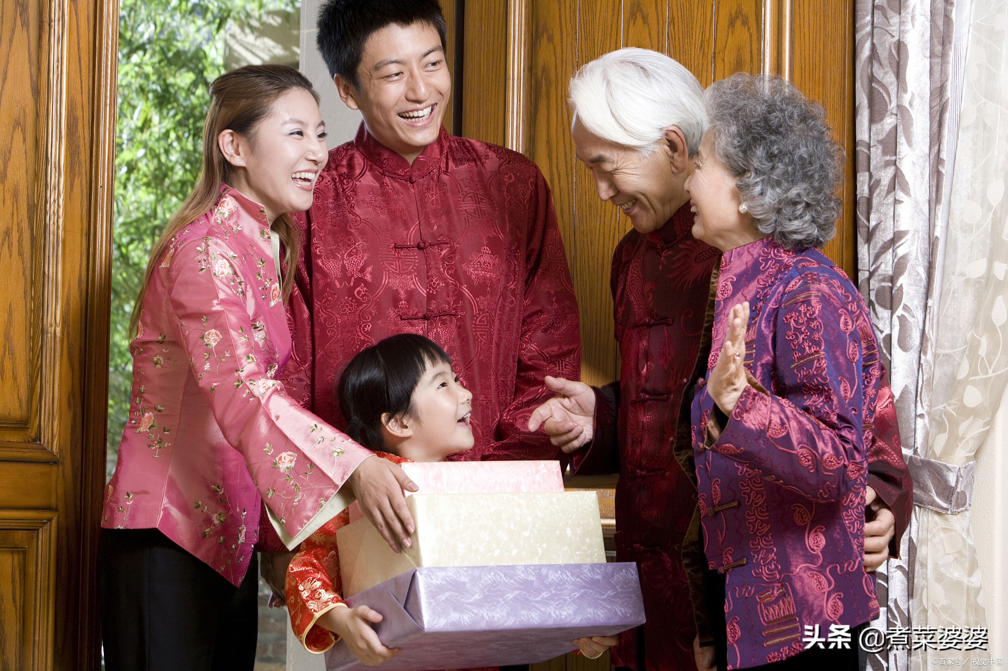 送礼要送性价比低的东西（春节买什么送礼好）