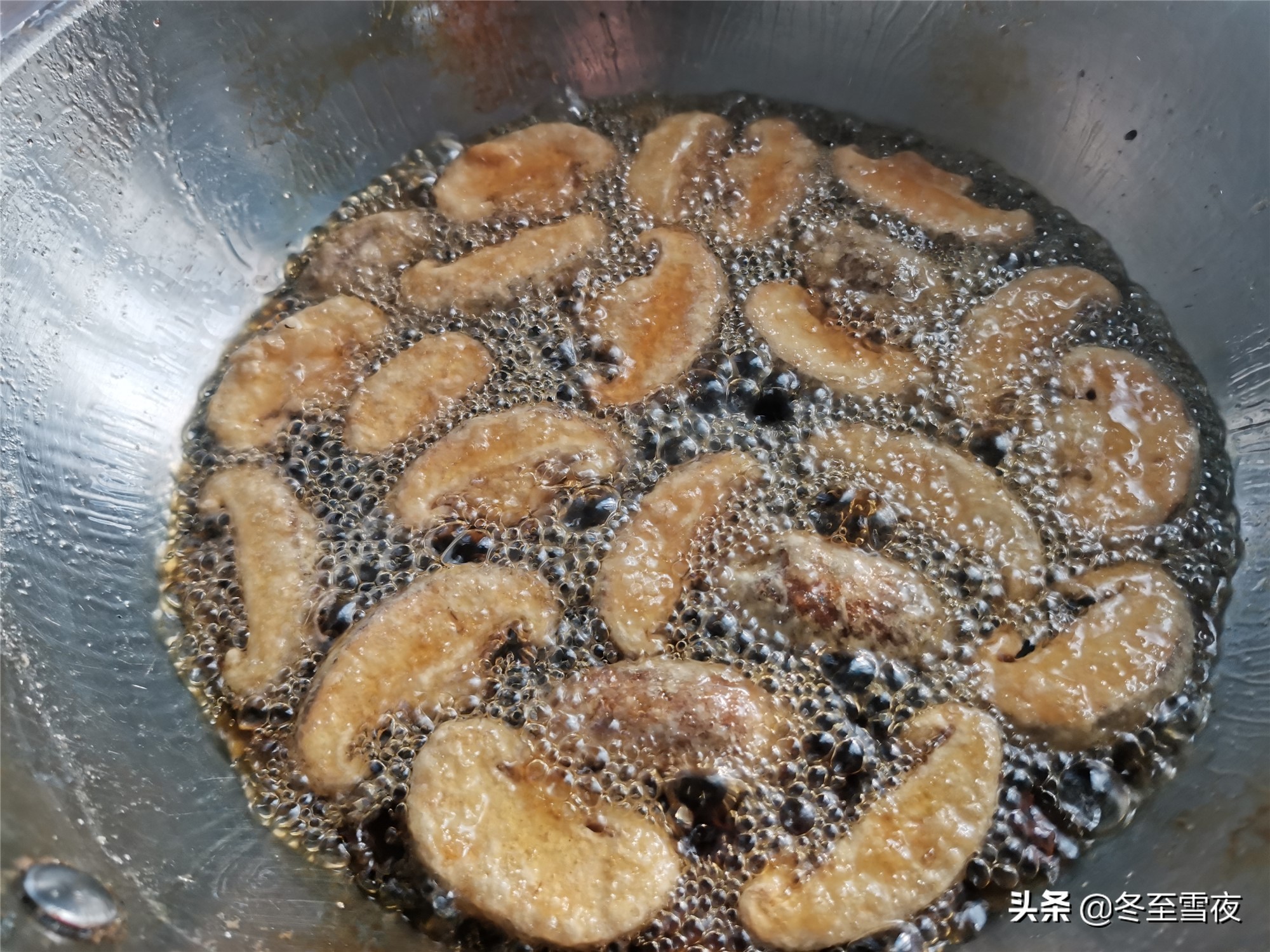 炸香菇教你這樣做，不用焯水，做出的香菇外酥里嫩，比吃肉還香