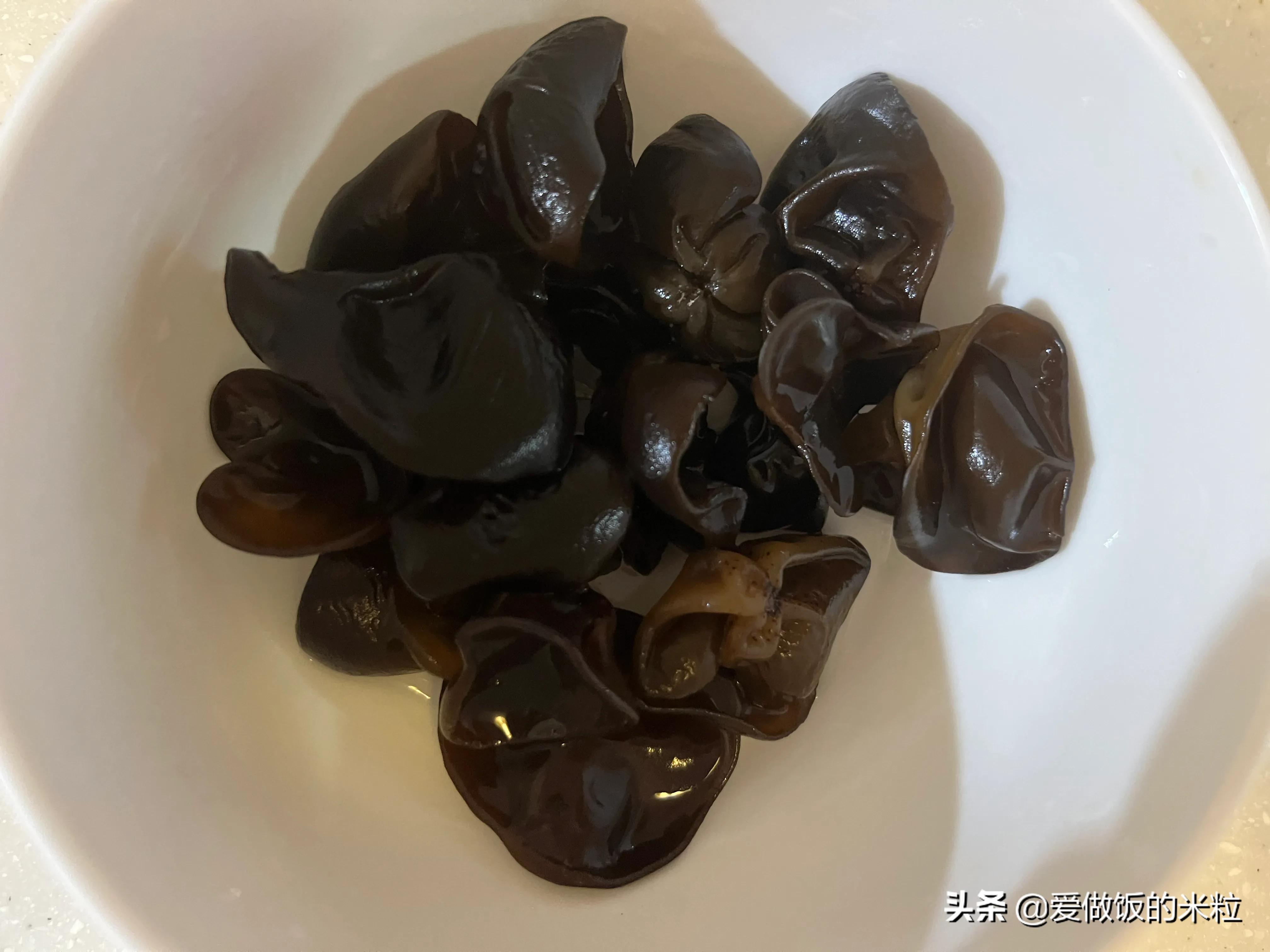 西兰花怎么炒好吃家常做法（家常菜清炒西蓝花的配方）