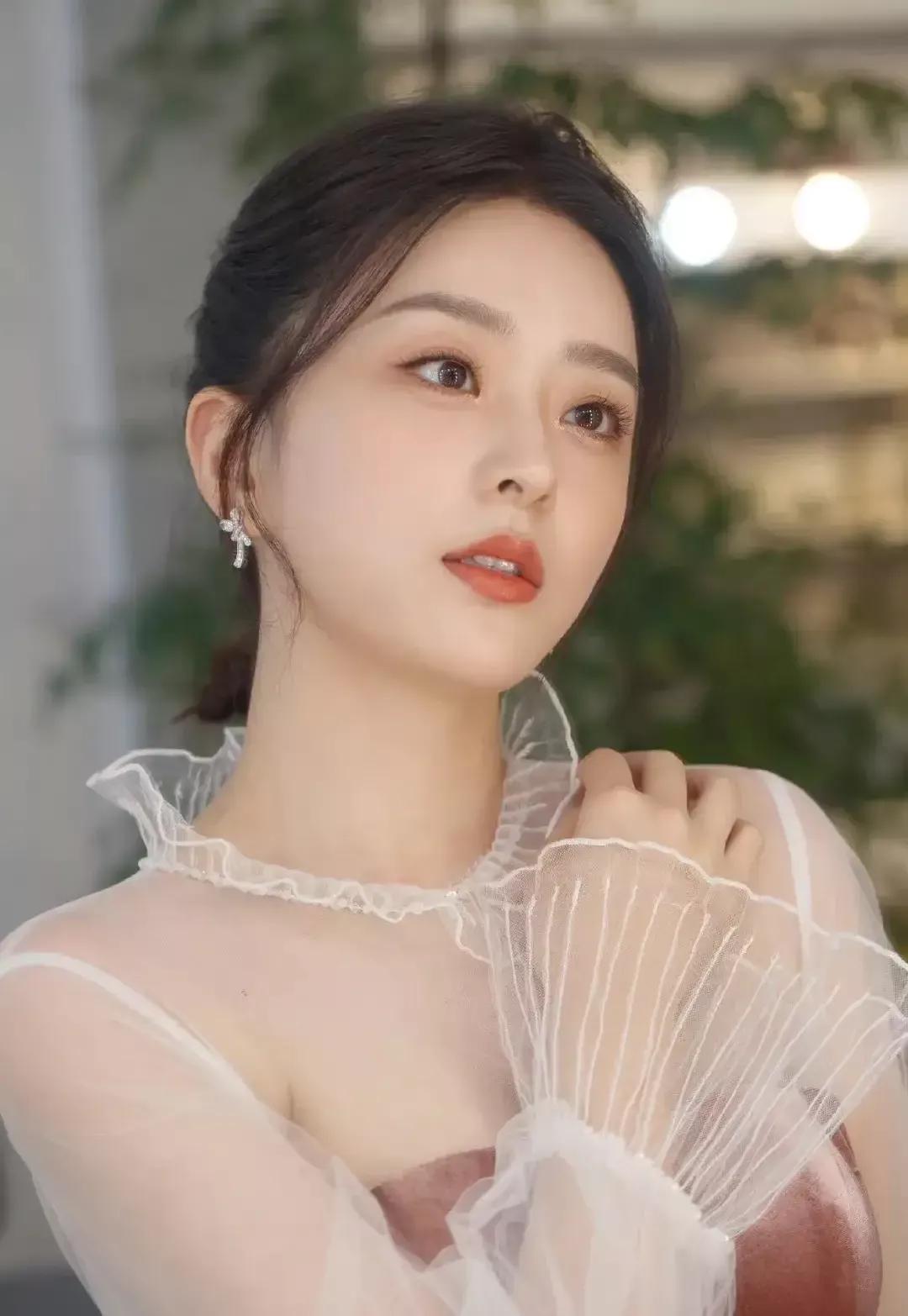 如花似玉的王嘉丽