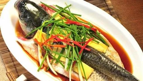 家常燉草魚(yú),家常燉草魚(yú)怎樣做好吃