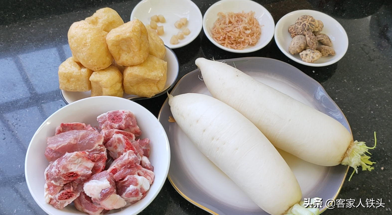 冬至吃什么？2个萝卜8个油豆腐，客家人都爱这样吃，一次吃三四个