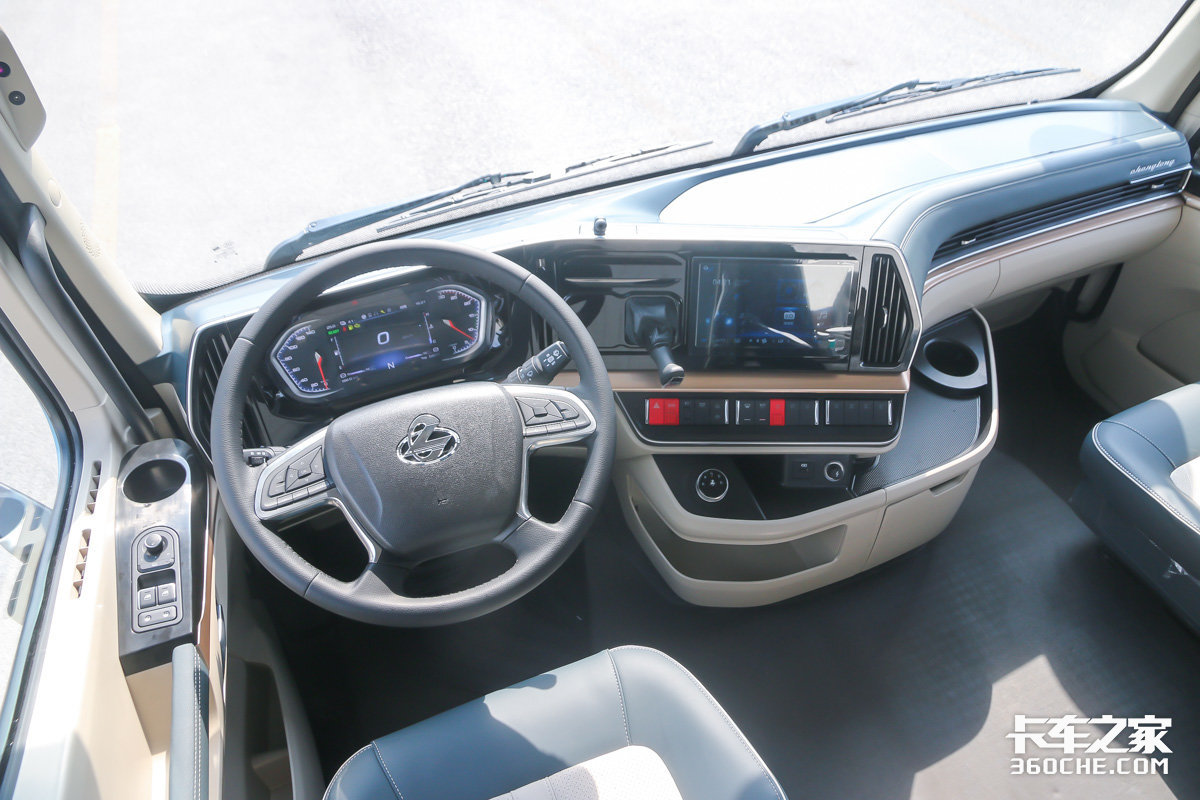 可烧油可烧电,百公里省油15%,柳汽乘龙h5v混动6米8舒适更省钱