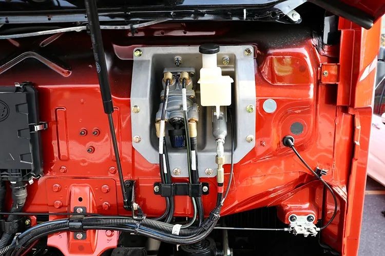 解放青汽國六JK6平板運(yùn)輸車，工程機(jī)械運(yùn)輸無憂