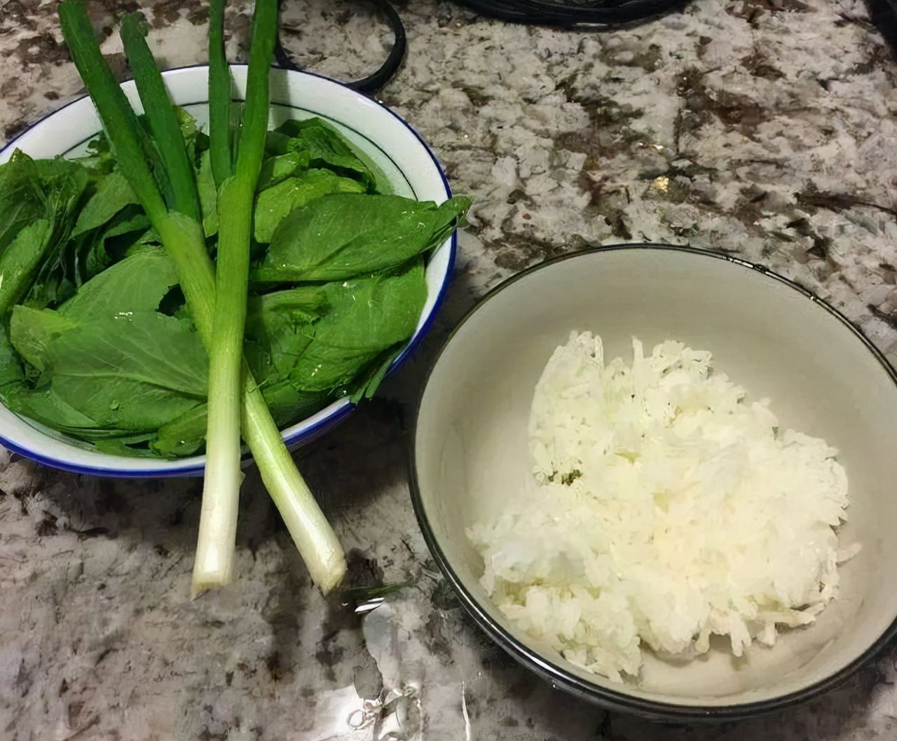 了恐怕不够,周榆淋开始对饮食"下狠手",零食,荤腥退出菜谱,早餐一碗粥