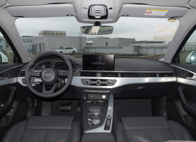 试完奥迪A4L，再试宝马3系，体会到了奥迪和宝马的区别