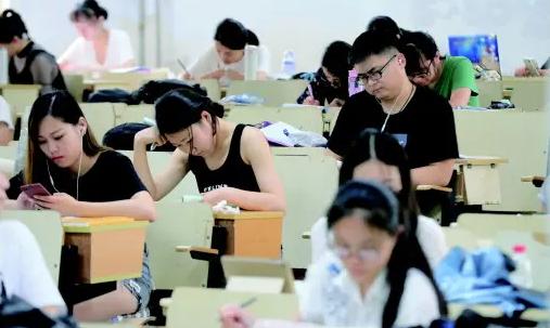 2022考研复试线正式敲定，清华大学上涨幅度较大，最高380分