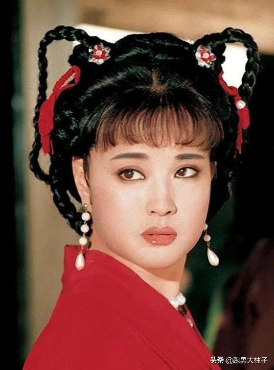 强行扮嫩，妈味十足，求求这几位明星别再演超龄少女了