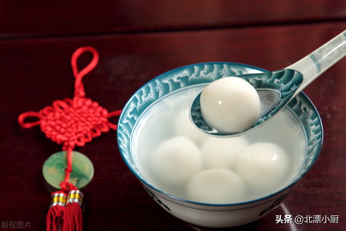 明天小年，不管有钱没钱，吃8样传统美食，寓意吉祥团圆