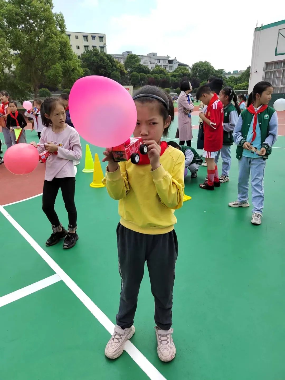 科学助力 拼出精彩｜天府新区永兴小学开展“科技周”科学模型比赛