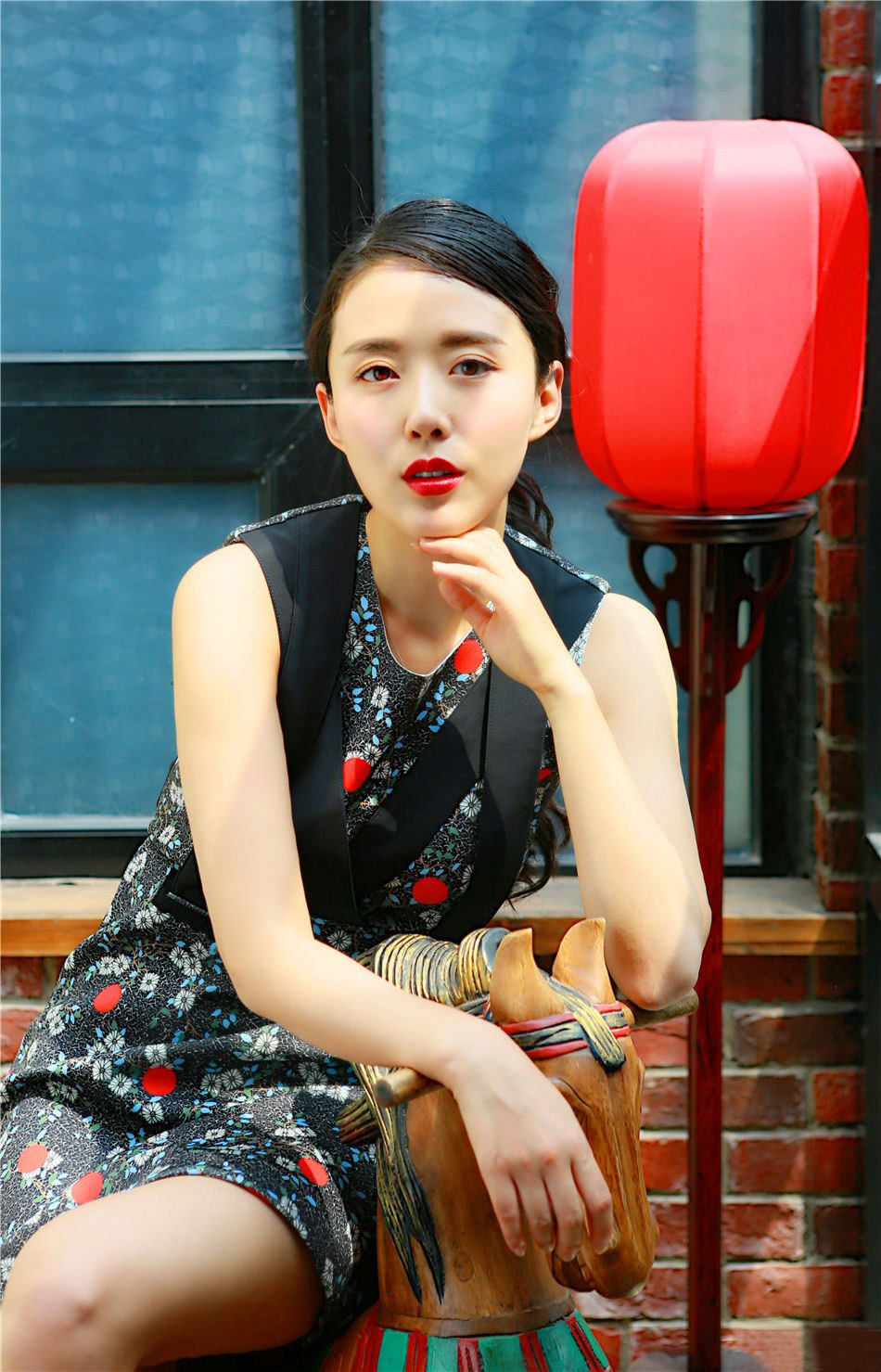 颜丹晨:湖南走出的著名女星,勇敢给小丈夫生宝宝