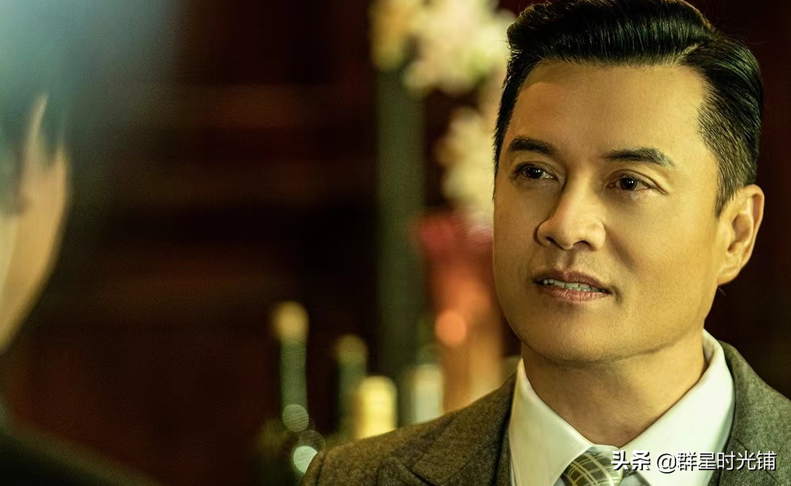 演员吕良伟：离过两次婚，欠债2000万时，三婚娶了一位贵州姑娘