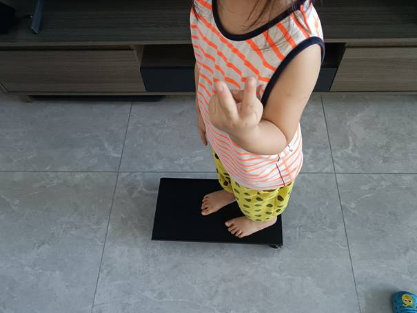 让电脑机箱玩漂移- 奥睿科（ORICO) 移动滑轮主机架试玩