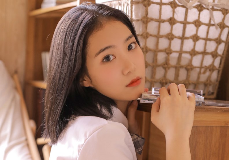 女生偷偷喜欢你的表现，一个女孩子喜欢你的表现