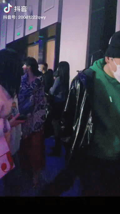 网友：袁冰妍真的好爱模仿赵丽颖！从妆发造型到角色戏路都太像了 ​