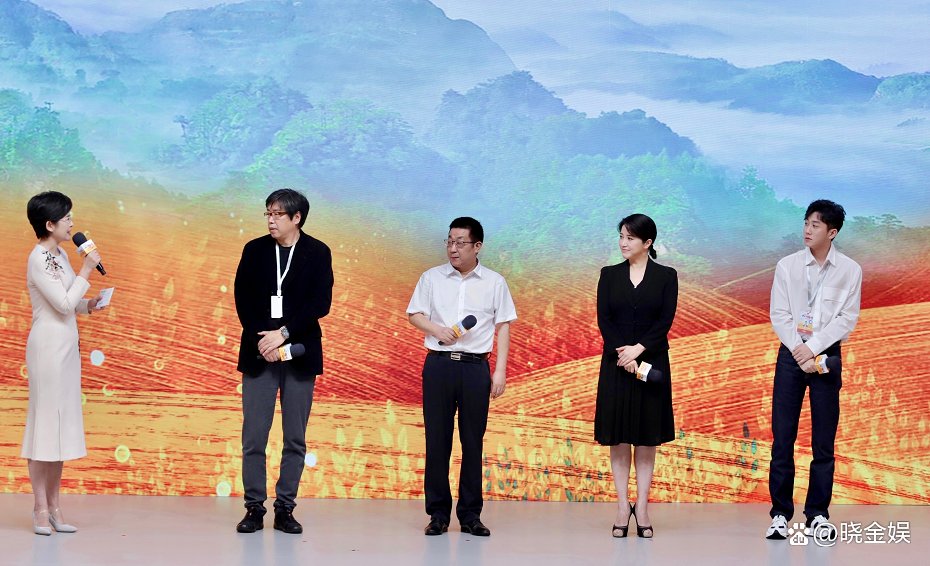 颜丙燕：下定决心拼演技，为更接近乡村教师形象“20天减掉15斤”