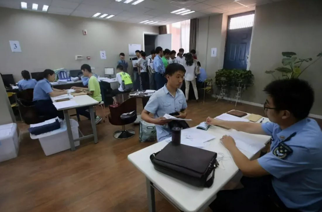 公务员政审出“新规定”，录用标准变严格，大学“犯错”或受影响