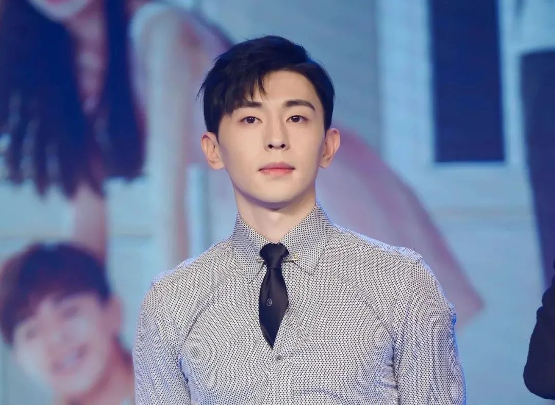 明星经纪人培训学校（邓伦只值8分钟）