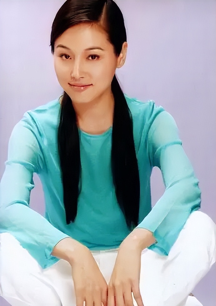 女神张延才是人生赢家，女儿可爱漂亮，大5岁丈夫将她宠成了公主