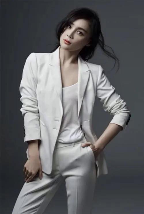 袁姗姗，25张精美的照片