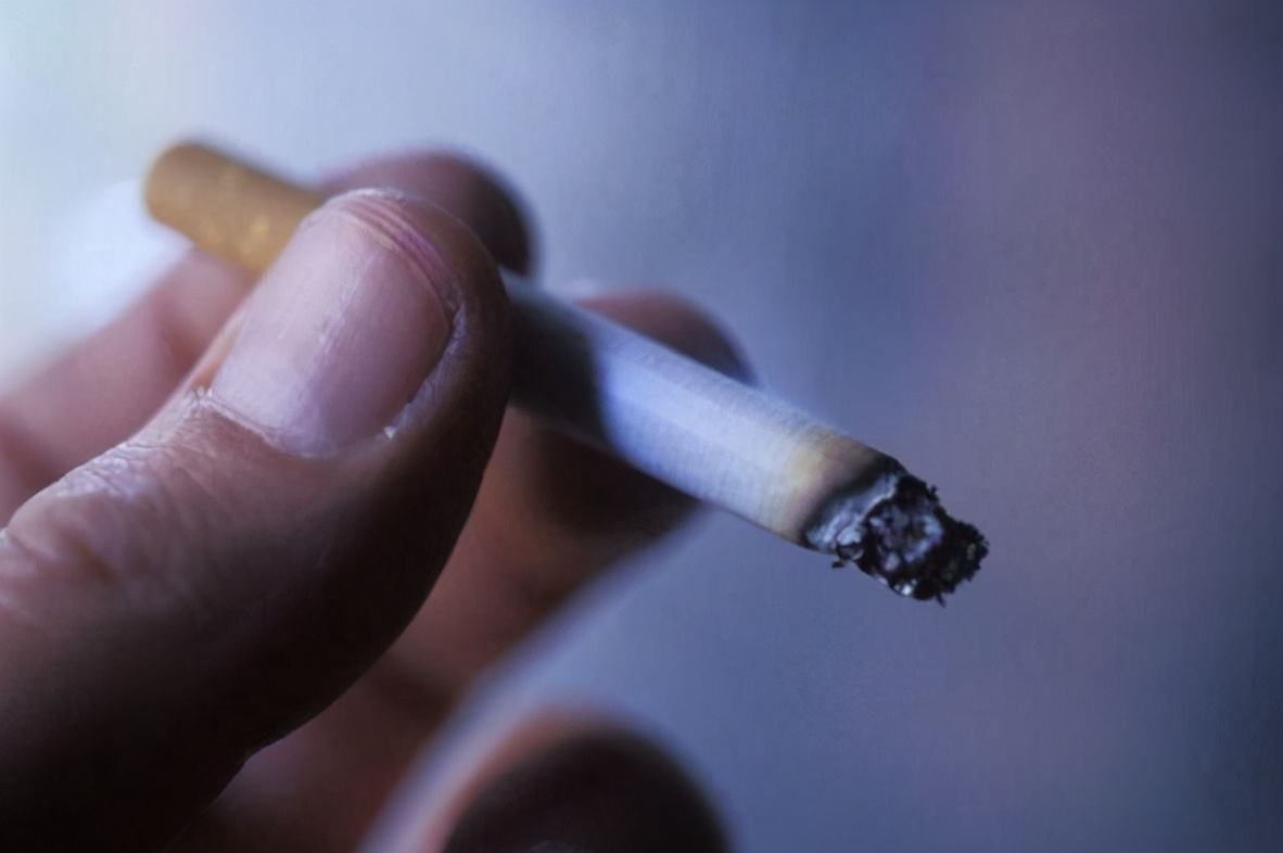 晨起后总发现嘴巴里有臭味？这6种原因你需要知道，对照查看