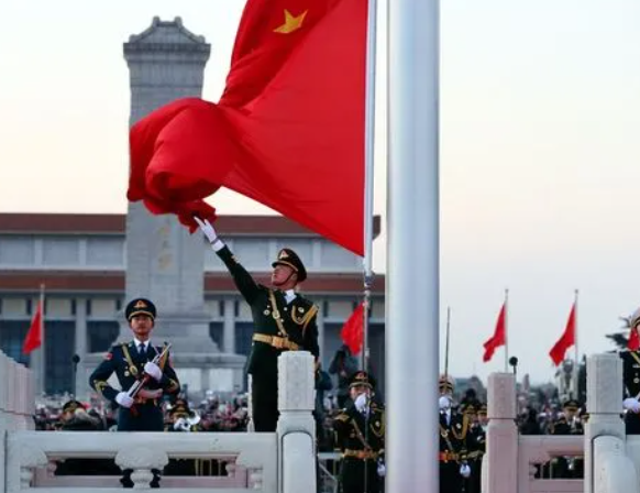 有军旅梦的大学生注意了，直系亲属没有污点，政审也会受影响