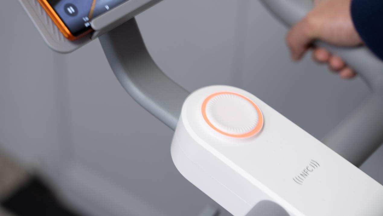 野小兽m2动感单车+健腹轮+健身手套—我的减重装备+饮食清单