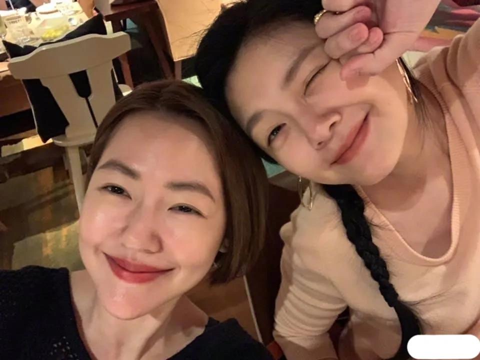 “曲终人散”的人生：大S一家忙着晒幸福，汪小菲满脸憔悴又孤单