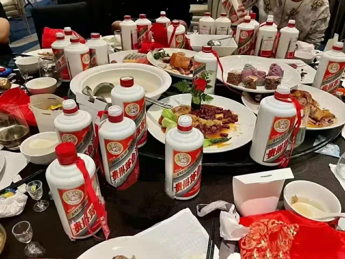山东人过年请客，茅台并非首选！这4款酒廉价受欢迎，你喝过几款