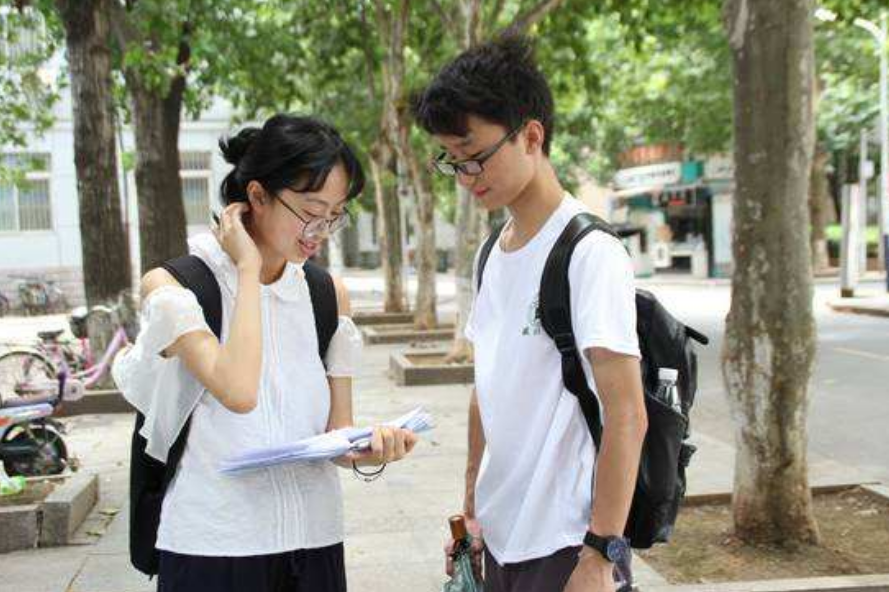 全国各省“大学生活费”排行榜，最低只有3位数，不敢让家长看见