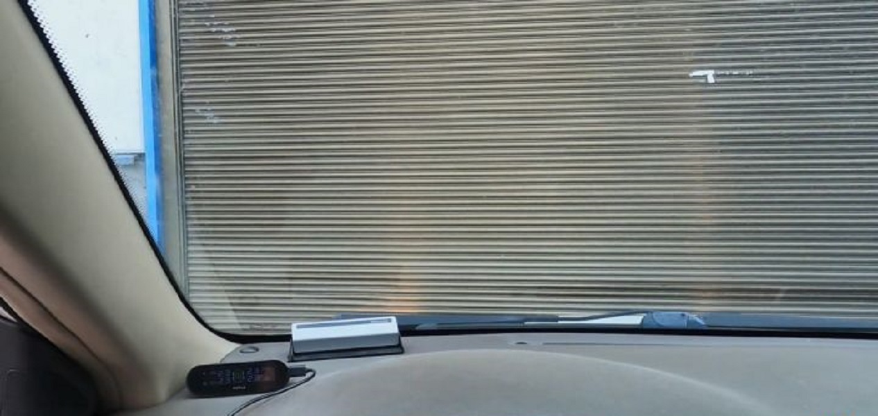 新手如何判斷車頭到墻的距離？記住一個小技巧，任何車型都適用