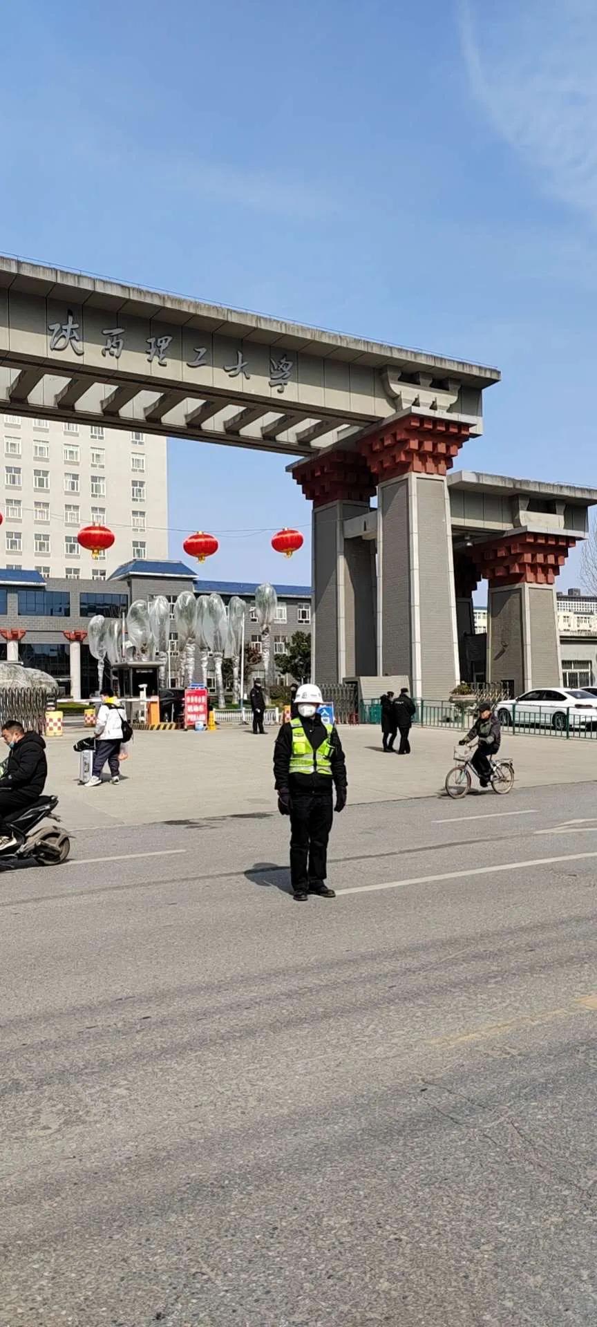 汉中交警一大队全力做好高校开学返校交通安保工作