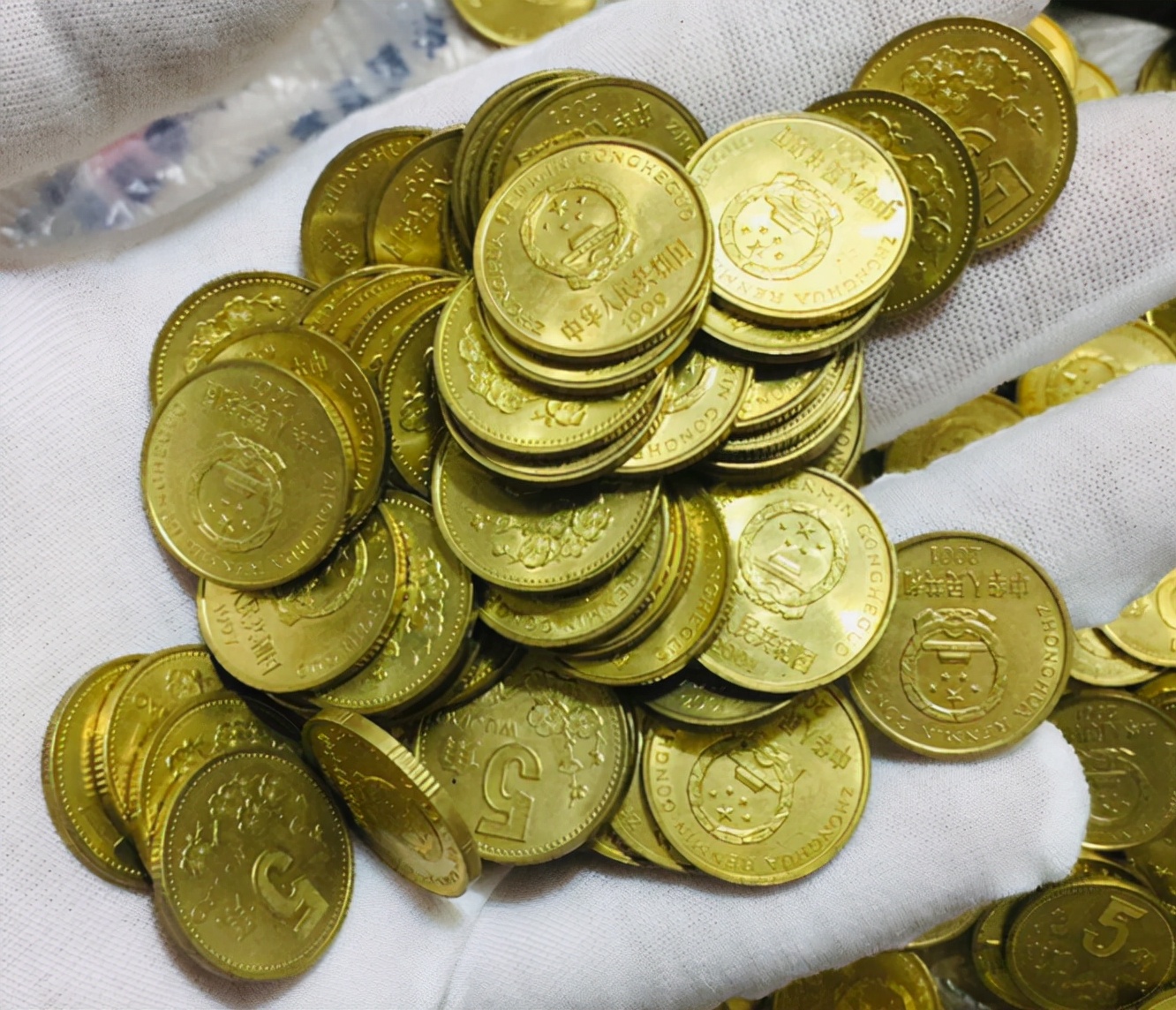 家里的梅花5角硬币，收藏价值如何？市价表请收下