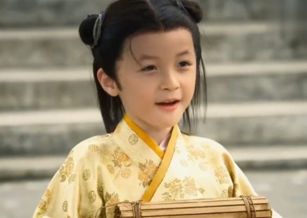 孔子问一7岁小孩：天上的星星有几颗？小孩回答后，孔子拜他为师