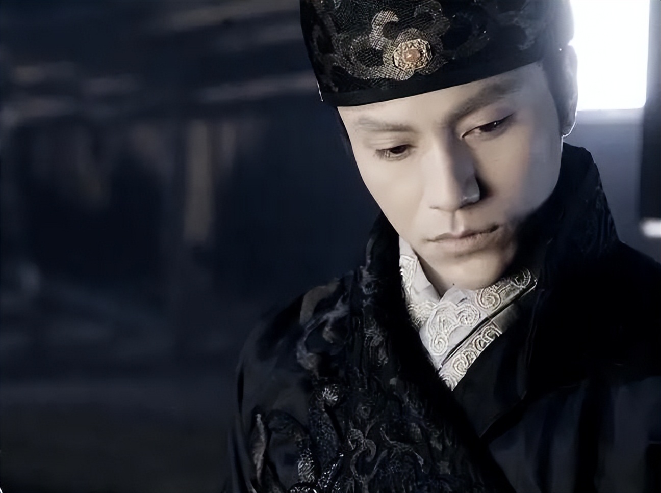 穿飞鱼服我只服这11位男星！穿上后个个化身为万人迷，霸气侧漏