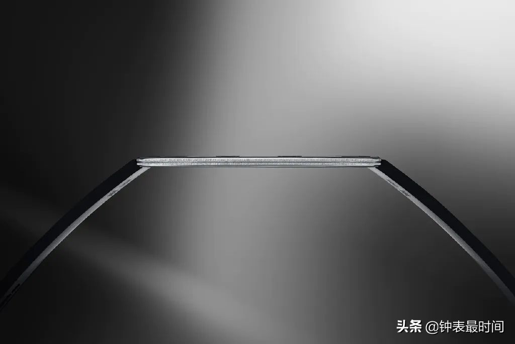 理查德·米尔X法拉利放大招：全球最薄手表，售价1267万人民币