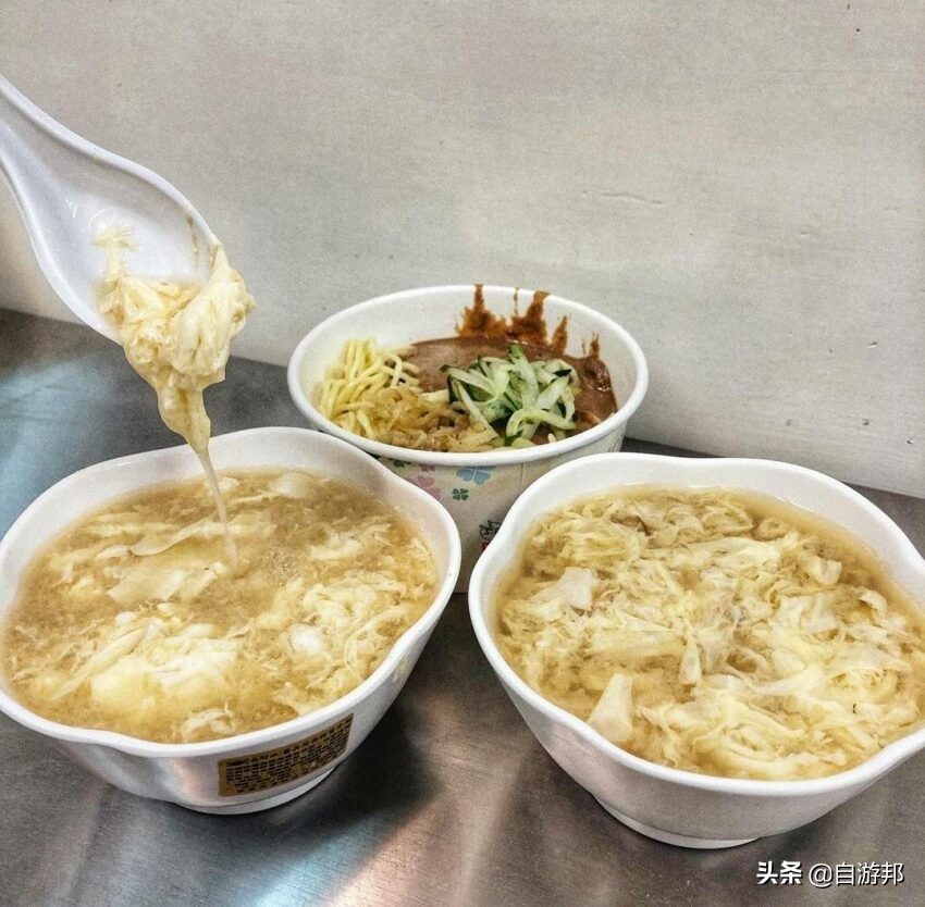 「2022士林夜市美食」学生族推荐必吃TOP20！人气宵夜跟着吃没错