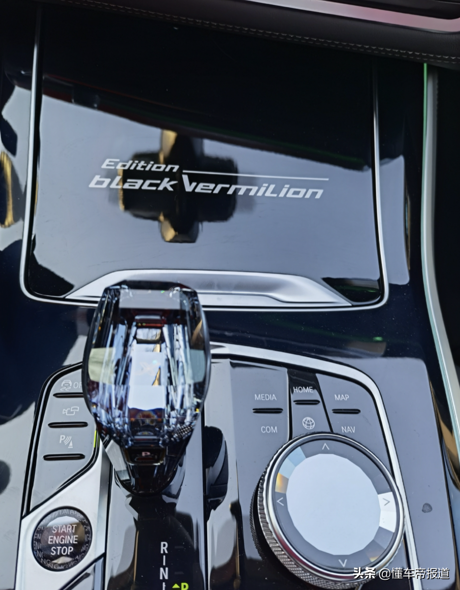 新车 | 海外约人民币52万起售，宝马X5“红黑”特别版国内到港