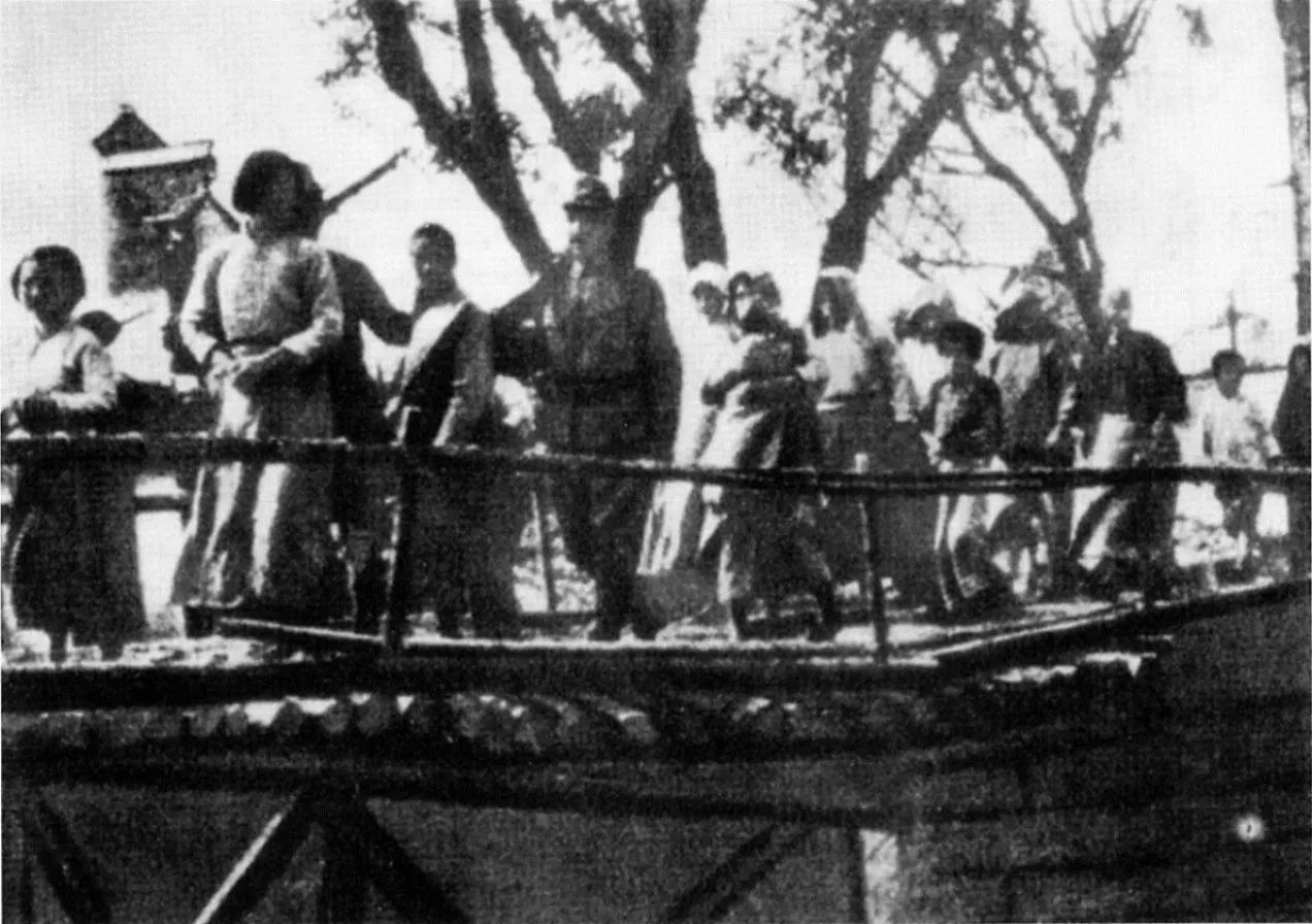 ����ս����ʵ��Ƭ�󹫿���ս����ǰ����������С��