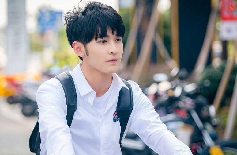 播3小时冲到热度第一，《花朝秋月夜》一出手，就成芒果台王炸剧