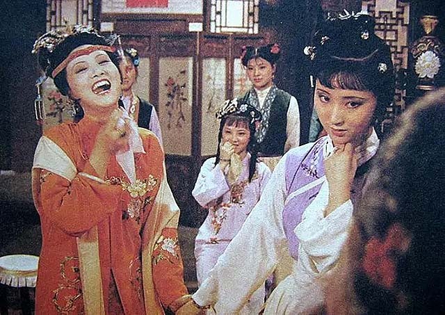 袭人和贾宝玉好了几年，为何不见怀孕？林黛玉的玩笑话道出了真相