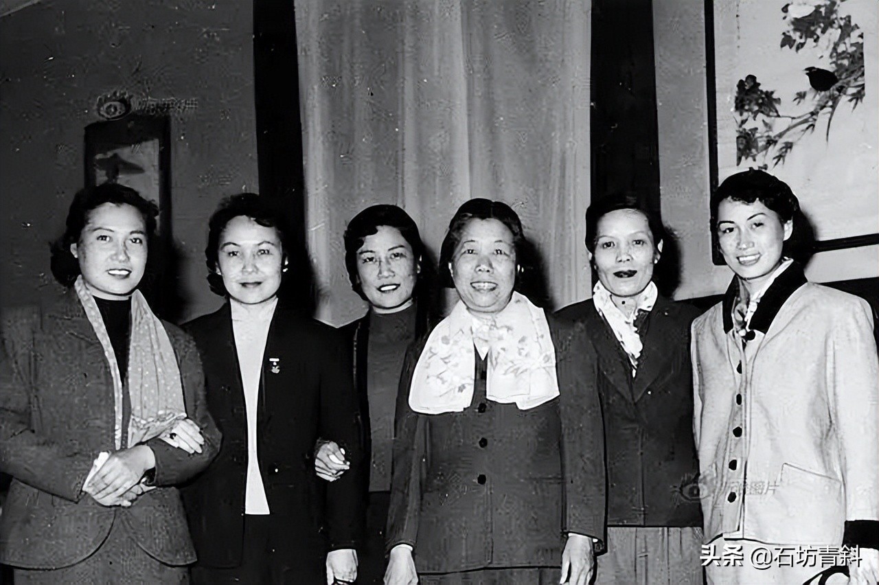 情路坎坷的舒绣文，病危无人照顾，临终前将八万存款全交党费