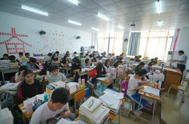 河北这4所大学已被各大媒体点名批评，毕业证分文不值，谨慎报考