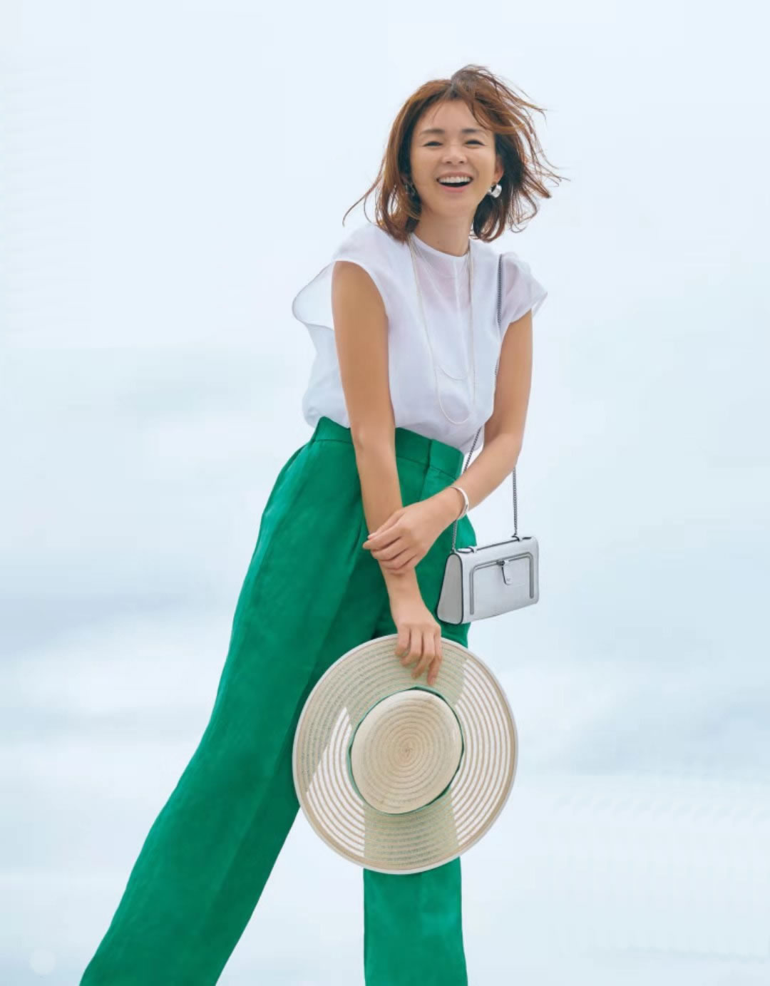 不愧是色彩王者，一穿就惊艳！6类“配色穿搭”，讲究女人最喜欢